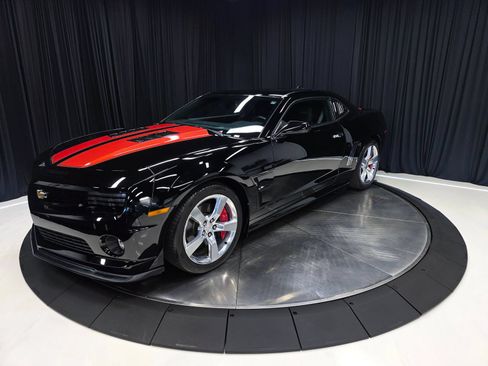 Used 2010 Chevrolet Camaro SS w/ Orange Stripe Package RWD image 9
