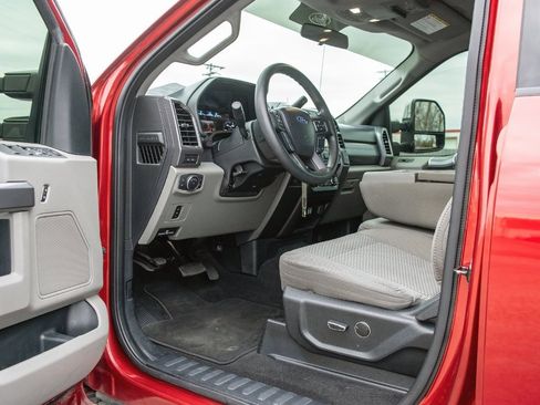 Used 2019 Ford F250 XLT w/ XLT Premium Package image 29