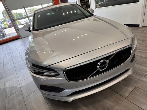 Used 2019 Volvo S90 T5 Momentum FWD image 11