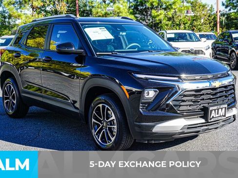 Used 2025 Chevrolet TrailBlazer LT image 4