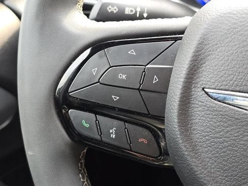 Used 2022 Chrysler Pacifica Touring-L w/ S Appearance Package FWD image 39