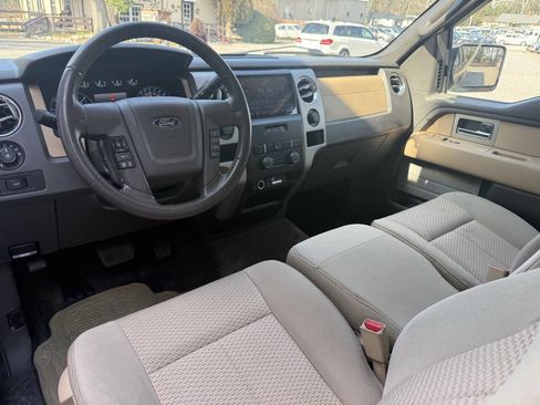 Used 2011 Ford F150 XLT w/ HD Payload Pkg image 17
