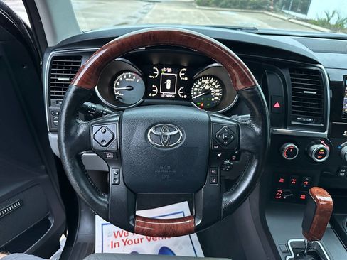 Used 2019 Toyota Sequoia Platinum image 36