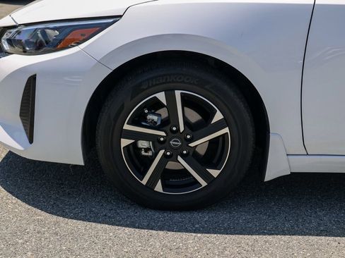 Used 2024 Nissan Sentra SV w/ All-Weather Package FWD image 10