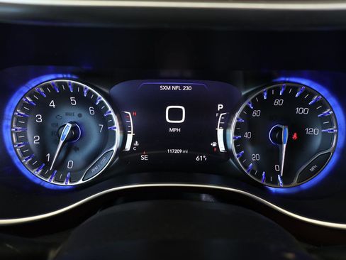 Used 2020 Chrysler Pacifica Limited w/ Tire & Wheel Group image 28