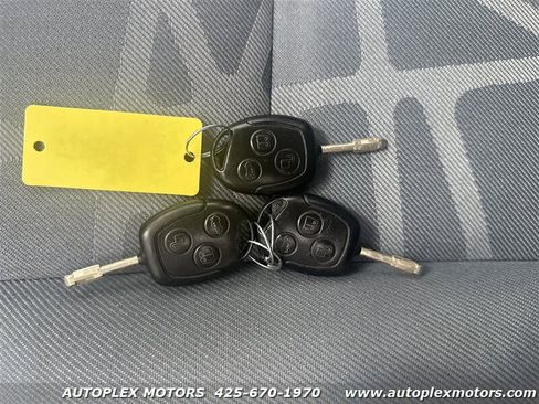 Used 2011 Ford Transit Connect XLT image 9