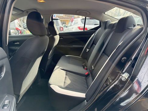 Used 2020 Nissan Versa SV image 10