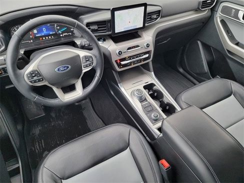 Certified 2023 Ford Explorer XLT w/ Equipment Group 202A image 39