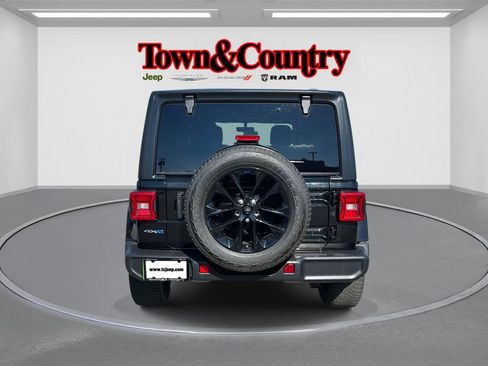 Used 2022 Jeep Wrangler Unlimited Sahara 4xe image 6