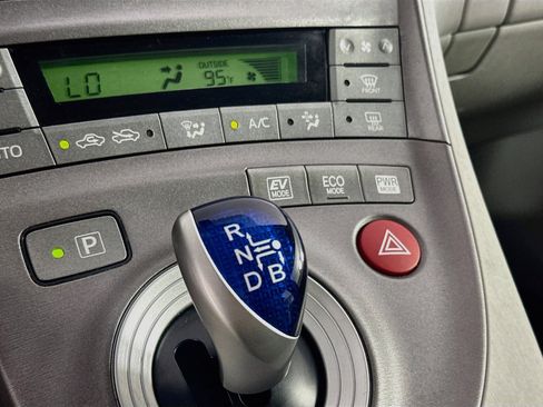 Used 2015 Toyota Prius Four FWD image 24
