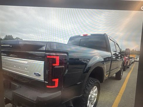 Used 2019 Ford F350 Platinum w/ Platinum Ultimate Package AWD/4WD image 3
