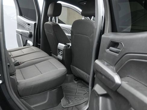 Used 2025 Chevrolet Colorado W/T RWD image 16