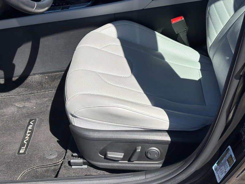 Used 2024 Hyundai Elantra Limited FWD image 17