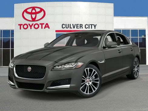 Used 2016 Jaguar XF Prestige RWD image 1