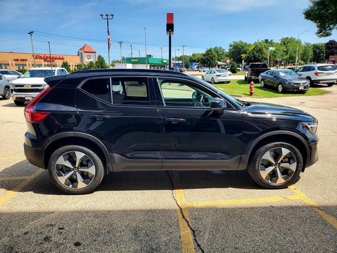 Used 2024 Volvo XC40 B5 Plus AWD/4WD image 4