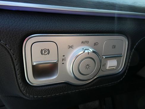 Used 2020 Mercedes-Benz GLE 580 4MATIC image 28
