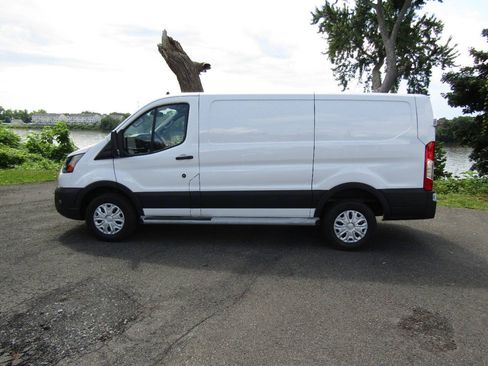 Used 2024 Ford Transit 250 Low Roof w/ Exterior Upgrade Package RWD image 4
