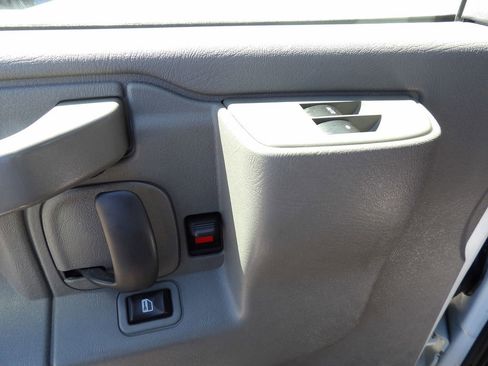 Used 2017 Chevrolet Express 2500 image 15