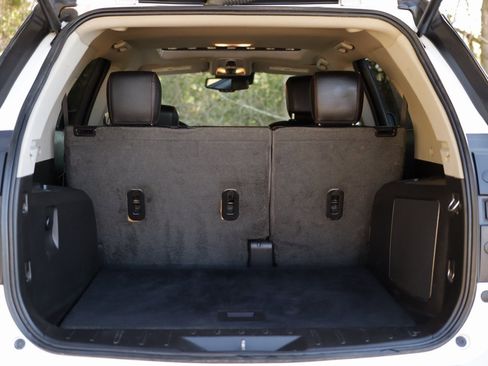 Used 2017 Chevrolet Equinox Premier w/ Enhanced Convenience Package image 29