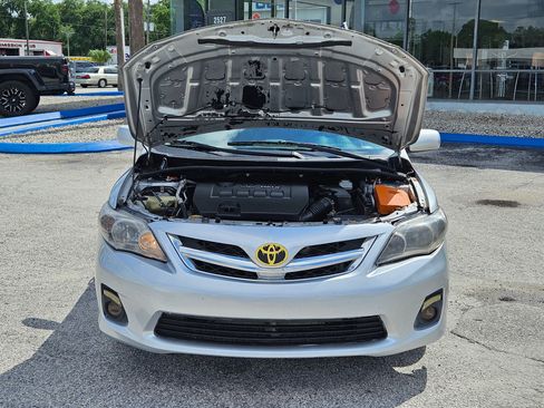 Used 2013 Toyota Corolla LE FWD image 17