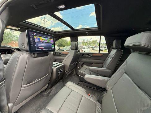Used 2025 GMC Yukon Denali w/ Denali Reserve Package AWD/4WD image 24