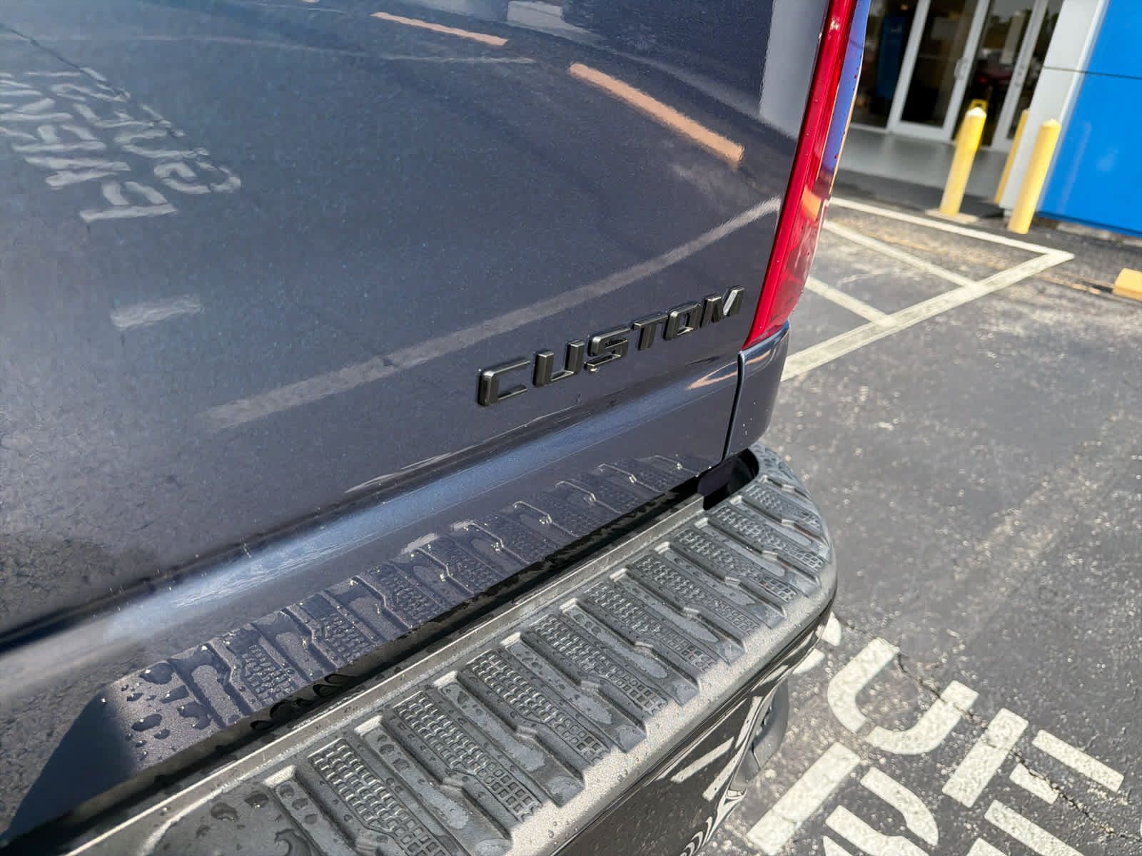 Used 2021 Chevrolet Silverado 2500 Custom w/ Custom Value Package AWD/4WD image 12