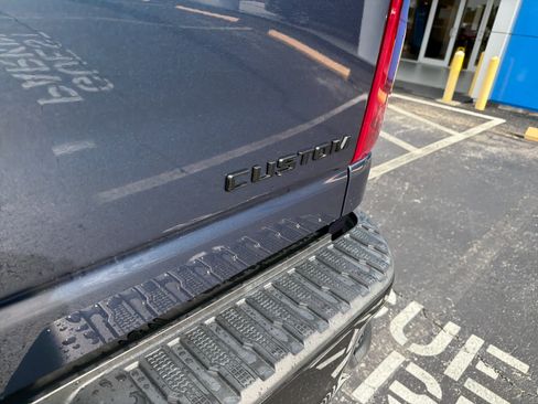 Used 2021 Chevrolet Silverado 2500 Custom w/ Custom Value Package AWD/4WD image 12