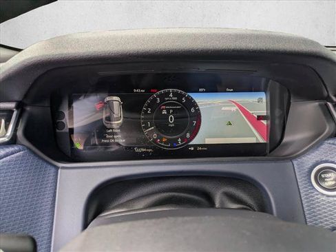 Used 2018 Land Rover Range Rover Velar R-Dynamic SE AWD/4WD image 10