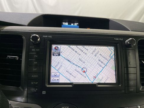 Used 2011 Toyota Sienna XLE image 16