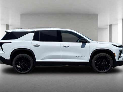 New 2026 Chevrolet Traverse LT w/ Driver Confidence Package FWD image 3