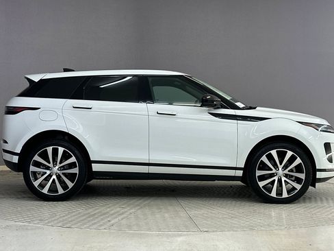 Used 2025 Land Rover Range Rover Evoque S image 8