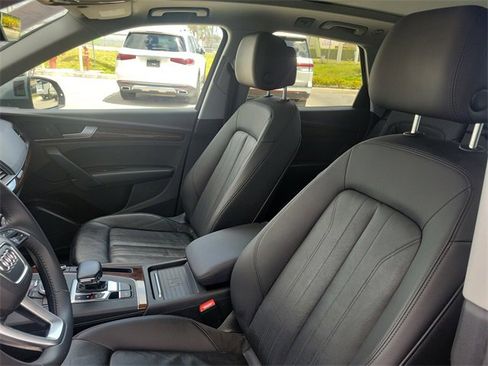 Used 2020 Audi Q5 2.0T Premium w/ Convenience Package image 11