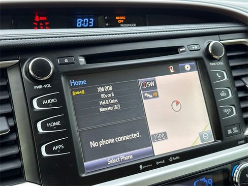 Used 2019 Toyota Highlander XLE image 24