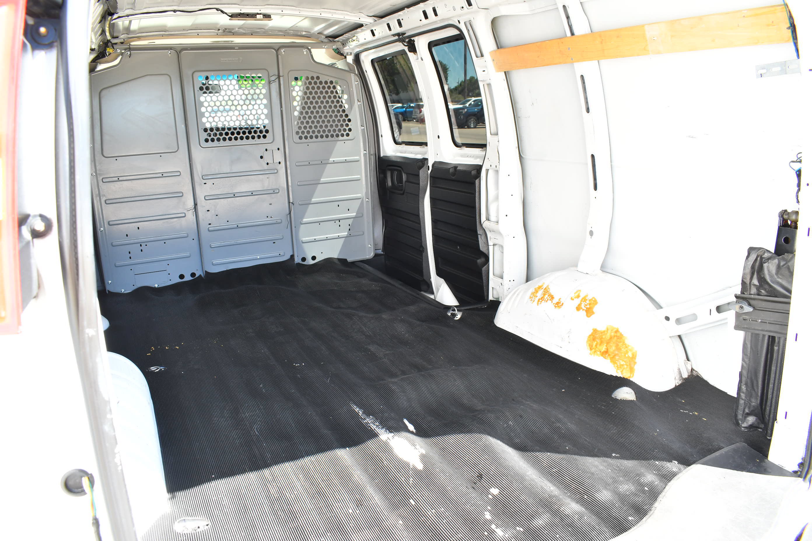 Used 2018 GMC Savana 2500 w/ Driver Convenience Package RWD image 10