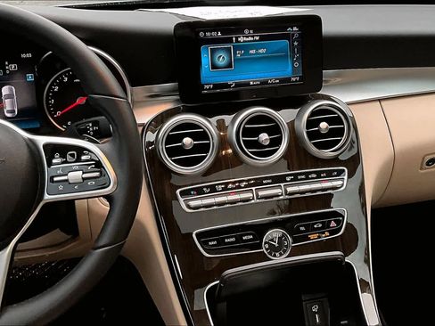 Used 2019 Mercedes-Benz C 300 Sedan image 7