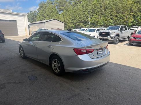 Used 2017 Chevrolet Malibu LS FWD image 4