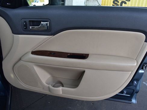 Used 2012 Ford Fusion SEL image 39