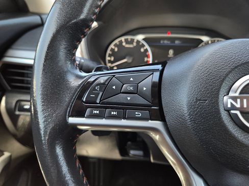 Used 2024 Nissan Altima 2.5 SR FWD image 43