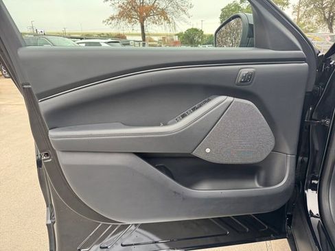 Used 2025 Ford Mustang Mach-E Premium image 4