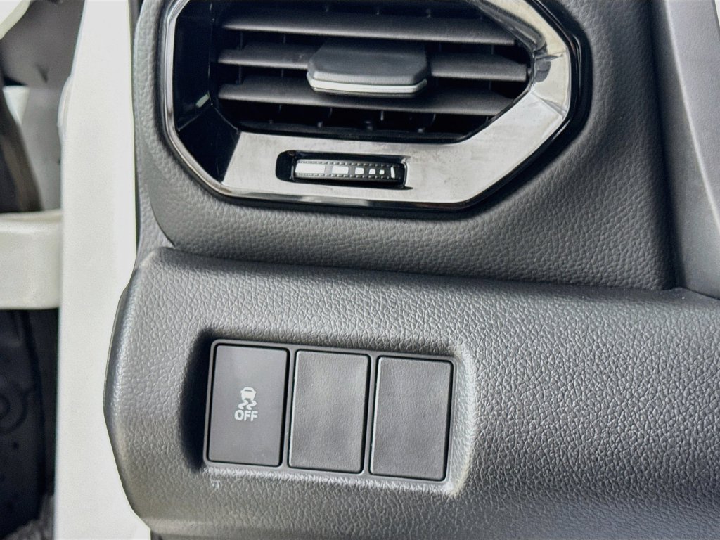 Used 2025 Honda Pilot Sport image 13