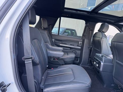 Used 2022 Ford Expedition Platinum image 31