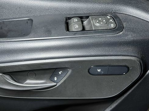 Used 2025 Mercedes-Benz Sprinter 2500 image 18