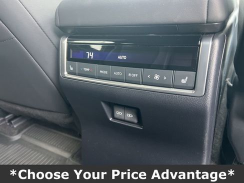 Used 2024 Lexus GX 550 w/ Accessory Package (Z1) image 28