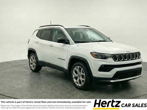 Used 2025 Jeep Compass Latitude AWD/4WD image 1