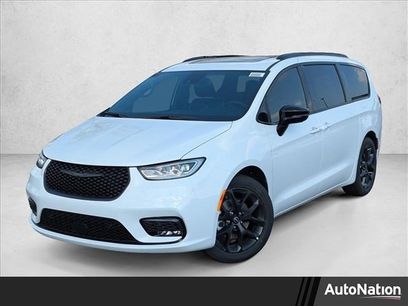 New 2026 Chrysler Pacifica Limited