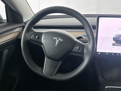 Used 2023 Tesla Model 3 Standard Range RWD image 17