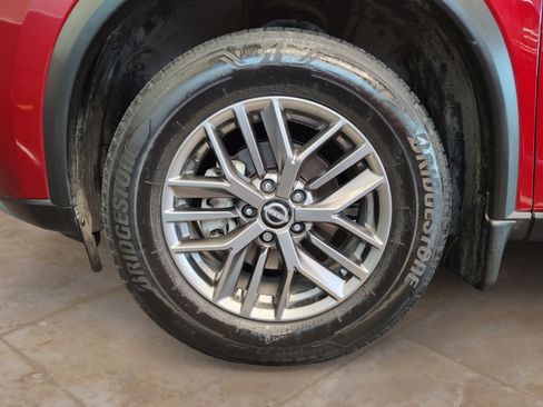 Used 2023 Nissan Rogue S FWD image 27