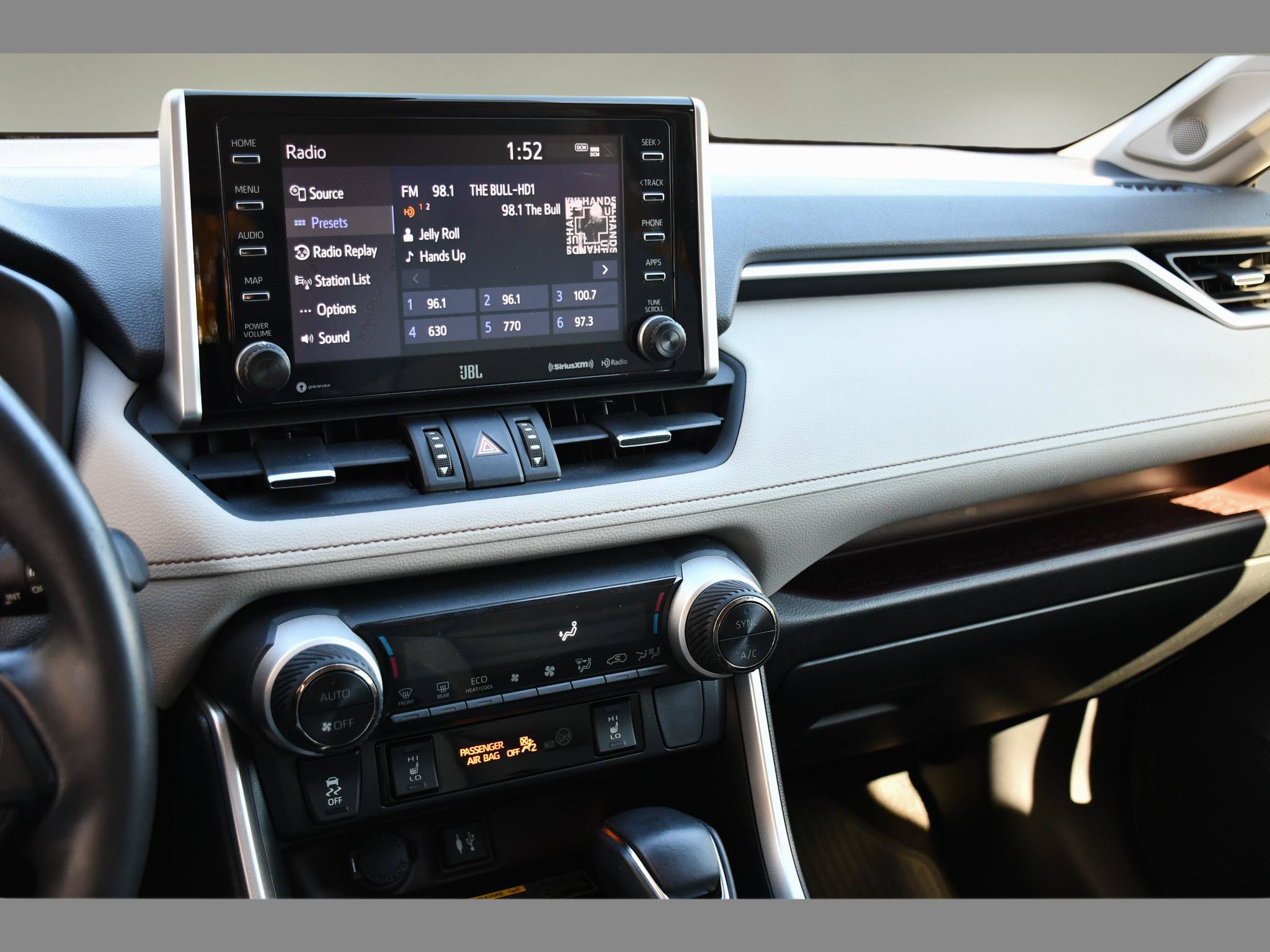 Used 2019 Toyota RAV4 Limited w/ Advanced Technology Package FWD image 20