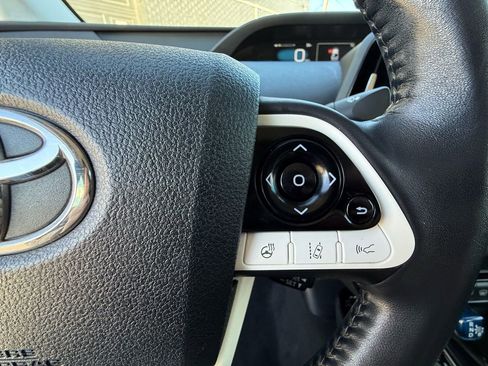 Used 2018 Toyota Prius Prime Advanced image 30