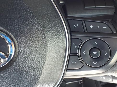 Used 2025 Toyota Corolla SE image 29